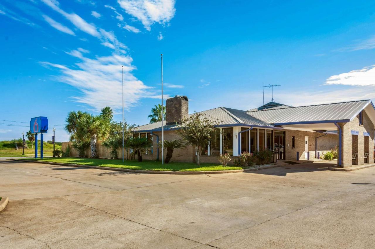 Hotel 6-freeport, Tx